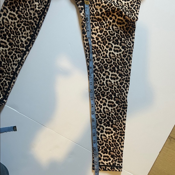 Zyia  Leopard Print Leggings - Picture 7 of 7